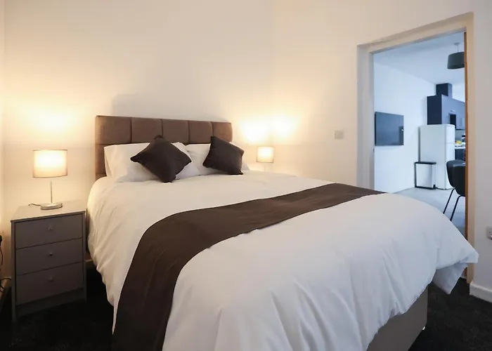 1-Bed Apt, Sofa Bed & Kitchen