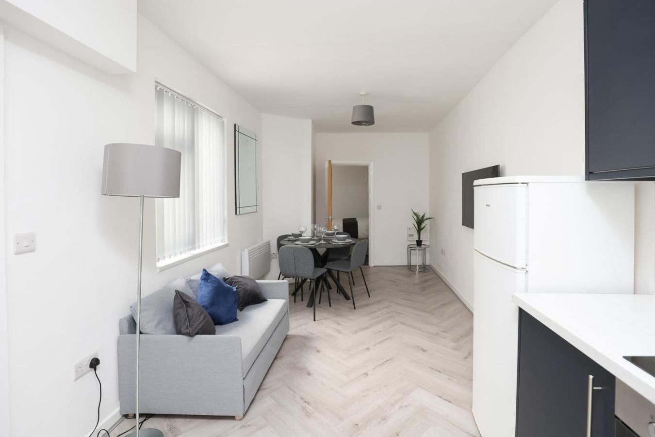 1-bed Apt, Sofa Bed & Kitchen *